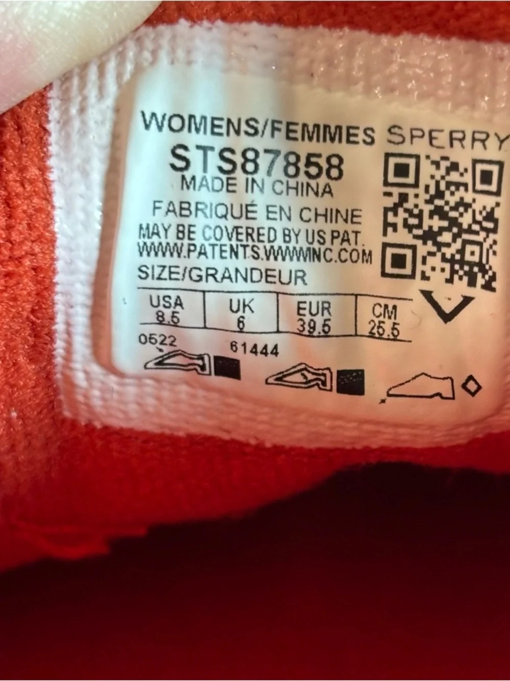 Sperry vibrant red
